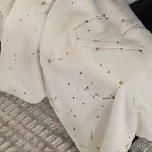 AVIVA STANOFF Zodiac Ivory With Gold Throw 50X70” - Picture 5 of 7